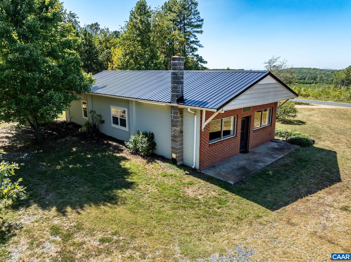 5516 Ridge Rd, Arvonia, VA 23004