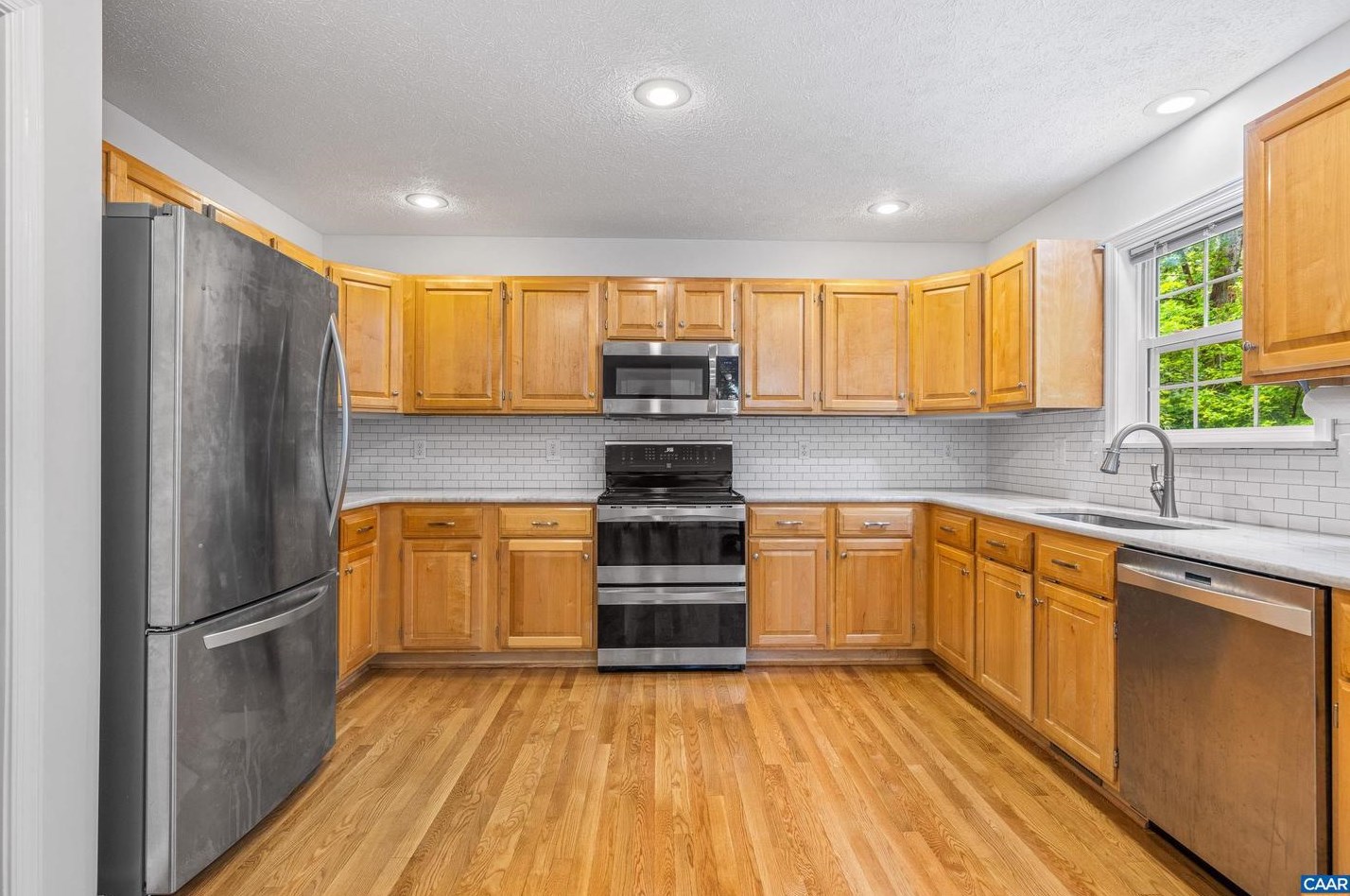 11 Horseback Ln, Bybee, VA 22963