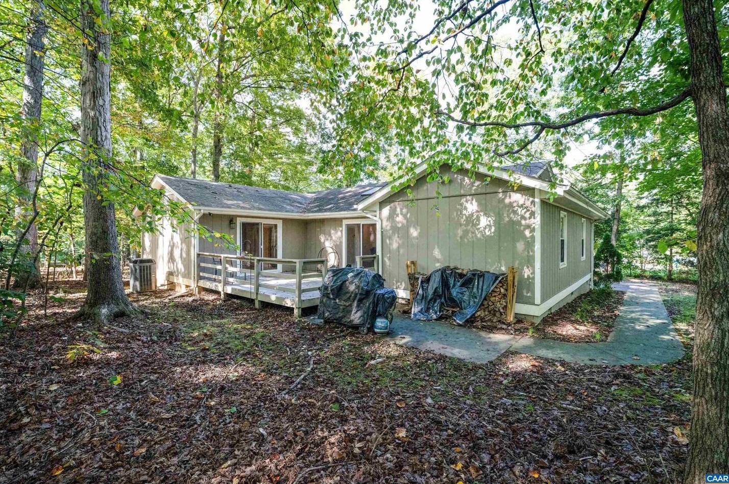 315 Limestone Ln, Locust Grove, VA 22508