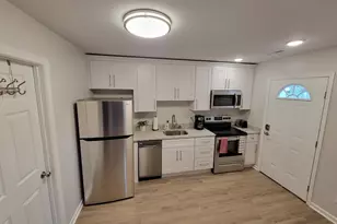 1511 High St, Charlottesville, VA 22902 - Photo 2