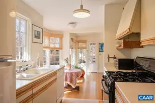 907 Cottage Ln, Charlottesville, VA 22903 - Photo 6