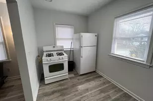 301 SW 7th St, Charlottesville, VA 22903 - Photo 2