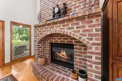 690 Page St, Scottsville, VA 24590 - Photo 16