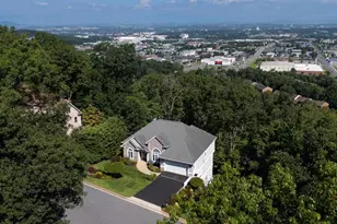 137 Diamond Ct, Harrisonburg, VA 22801 - Photo 2