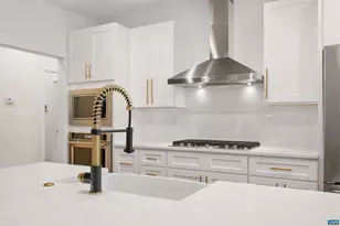 329 Carrsbrook Dr, Charlottesville, VA 22901 - Photo 16