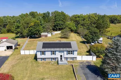 197 Sherwood Dr, Waynesboro, VA 22980 - Photo 2