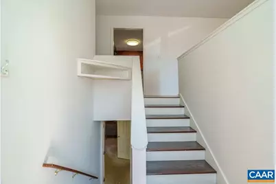 197 Sherwood Dr, Waynesboro, VA 22980 - Photo 4