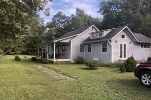9702 Hatton Ferry Rd, Scottsville, VA 24590 - Photo 2
