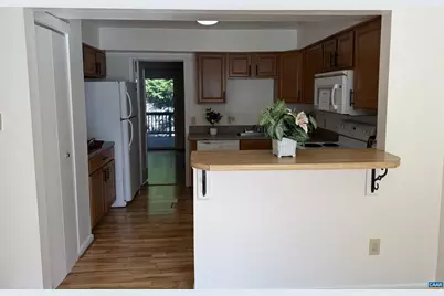 638 Crumpet Ct, Charlottesville, VA 22901 - Photo 4