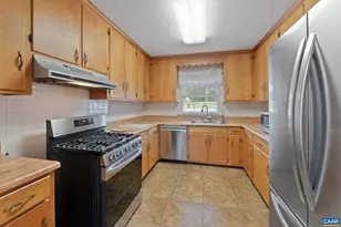 2117 Tarleton Dr, Charlottesville, VA 22901 - Photo 6