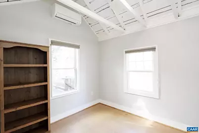 223 SW 4th St, Charlottesville, VA 22903 - Photo 10