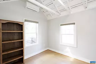 223 SW 4th St, Charlottesville, VA 22903 - Photo 10