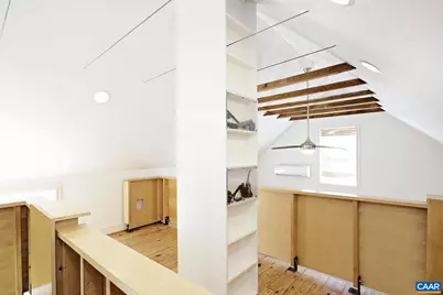 223 SW 4th St, Charlottesville, VA 22903 - Photo 14