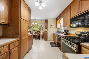 1018 Ashby Pl, Charlottesville, VA 22901 - Photo 14