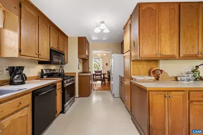 1018 Ashby Pl, Charlottesville, VA 22901 - Photo 16