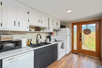 48 Meadow Ln, Nellysford, VA 22958 - Photo 12