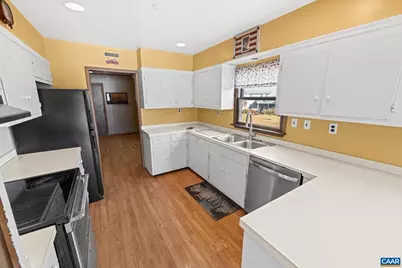 1753 North Lakeshore Dr, Louisa, VA 23093 - Photo 14