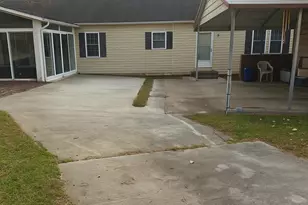 659 Sports Lake Rd, New Canton, VA 23123 - Photo 2