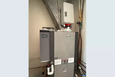 250 West Main St #402, Charlottesville, VA 22902 - Photo 22