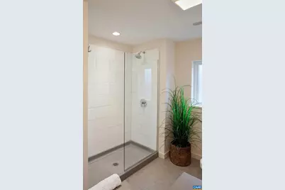 1600 Jefferson Park Ave #307, Charlottesville, VA 22903 - Photo 6