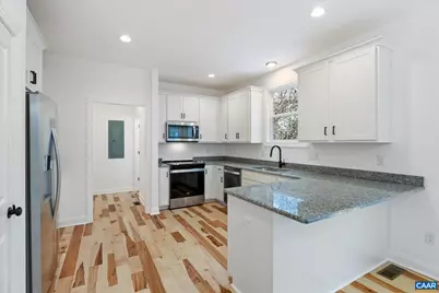 423 NW 10 1/2 St, Charlottesville, VA 22903 - Photo 12