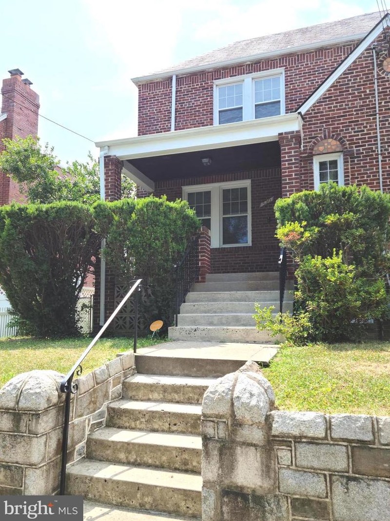 530 Oneida Pl, Washington, DC 20011-2039