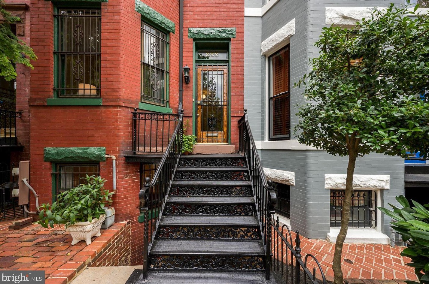 222 8th St, Washington, DC 20002-6188