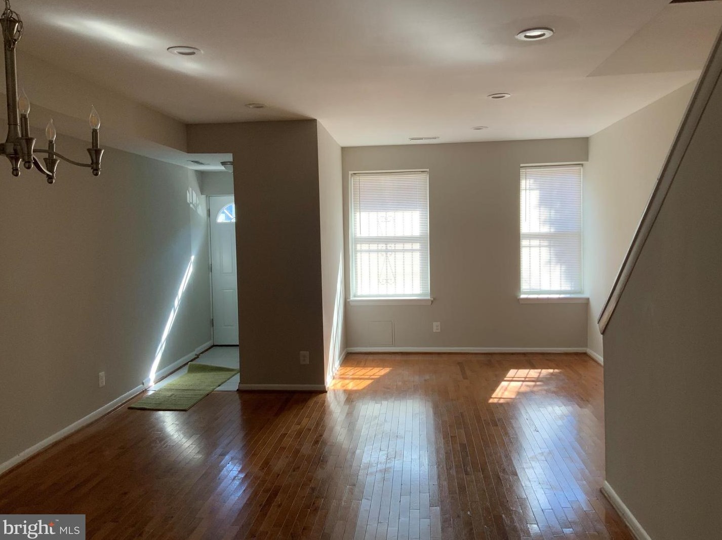 27 Bates St, Washington, DC 20001-1111