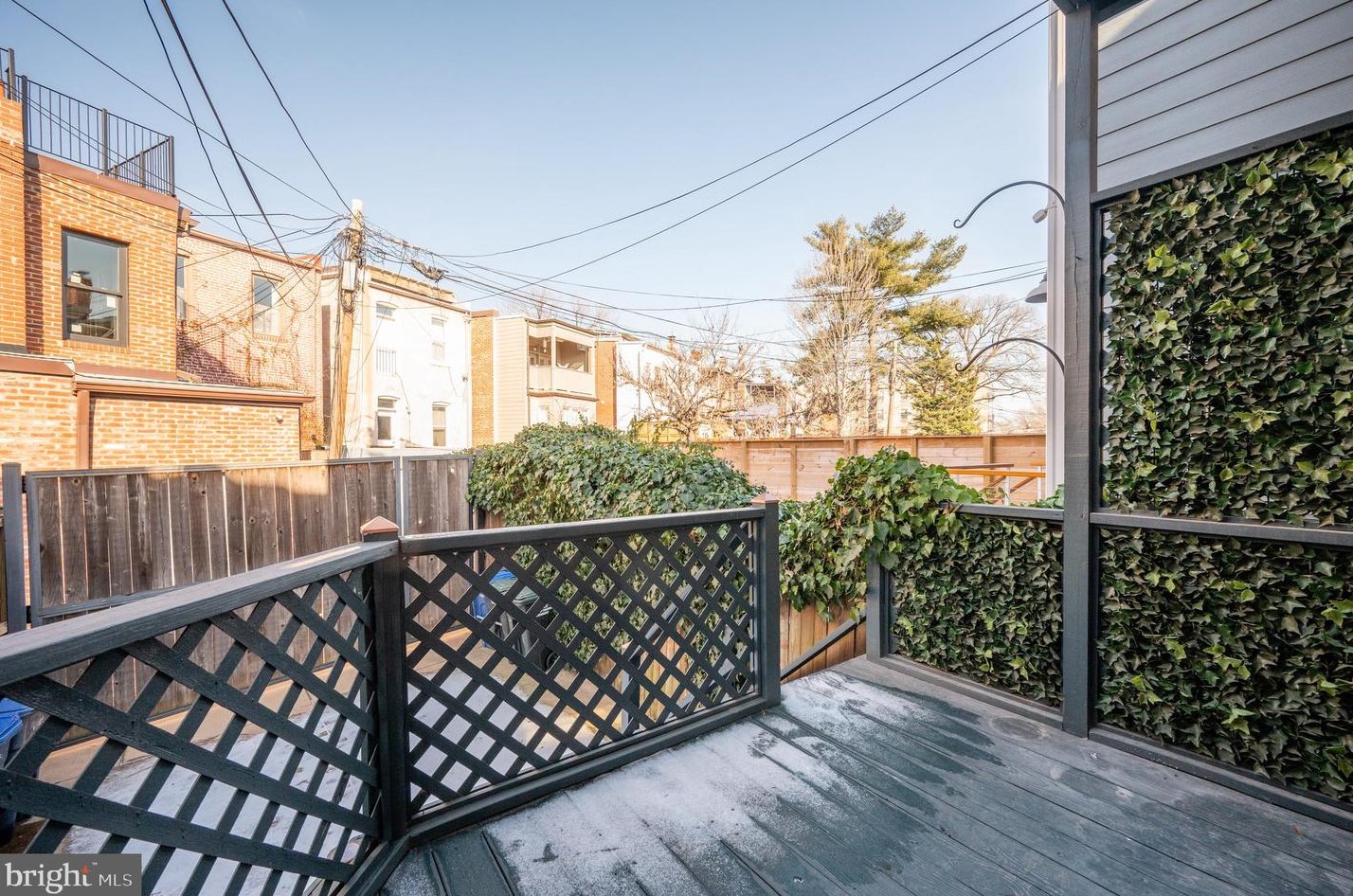 1302 Massachusetts Ave, Washington DC 20019-2941 exterior