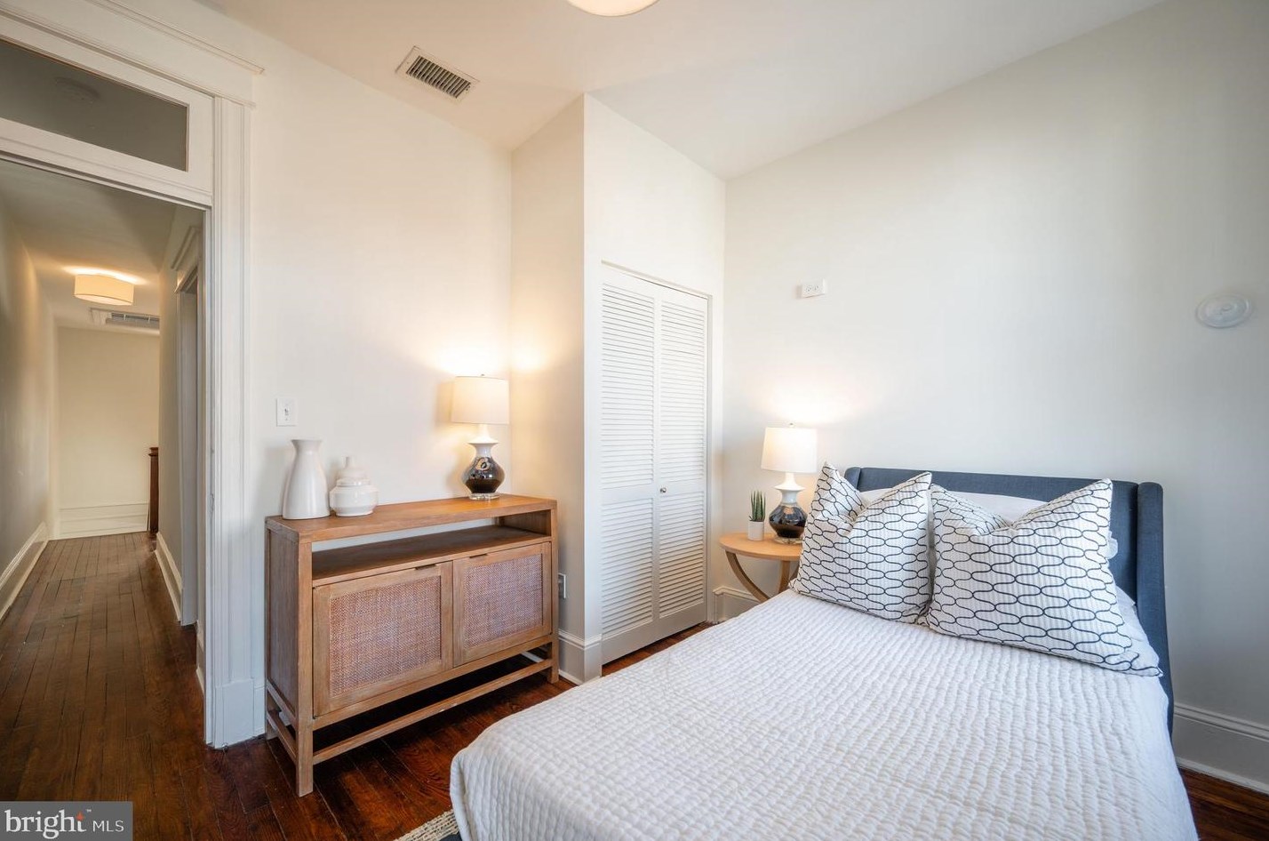 1302 Massachusetts Ave, Washington DC 20019-2941 exterior