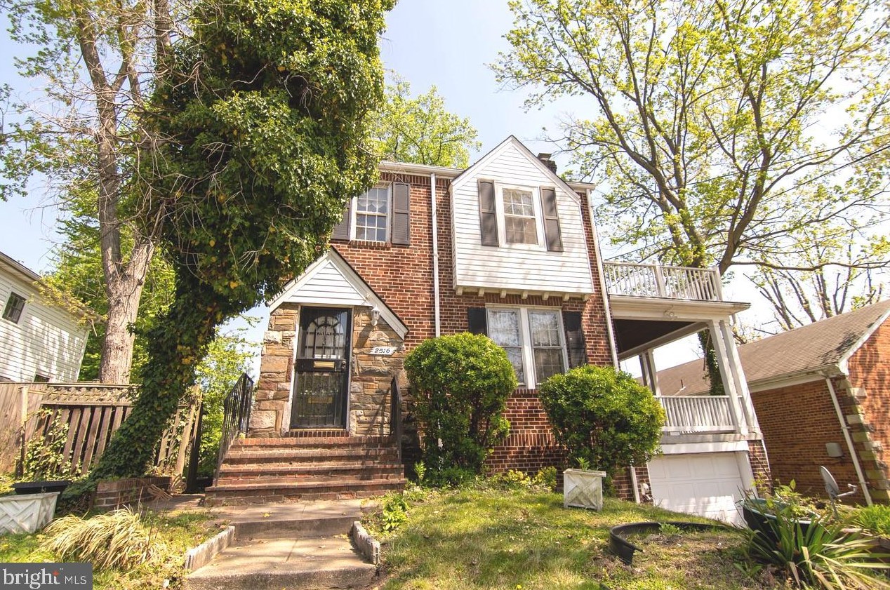 2516 32nd St, Washington, DC 20020-1404