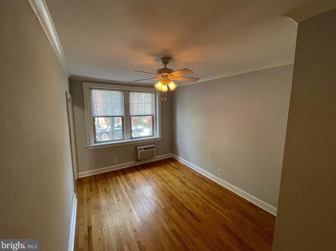 1820 Swann St Nw #101, Washington, DC 20009