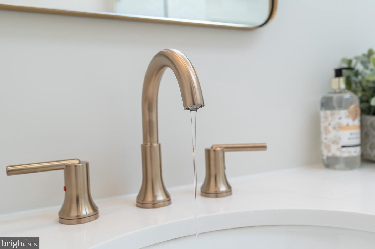 910 8th St, Washington DC  20002-3619 exterior