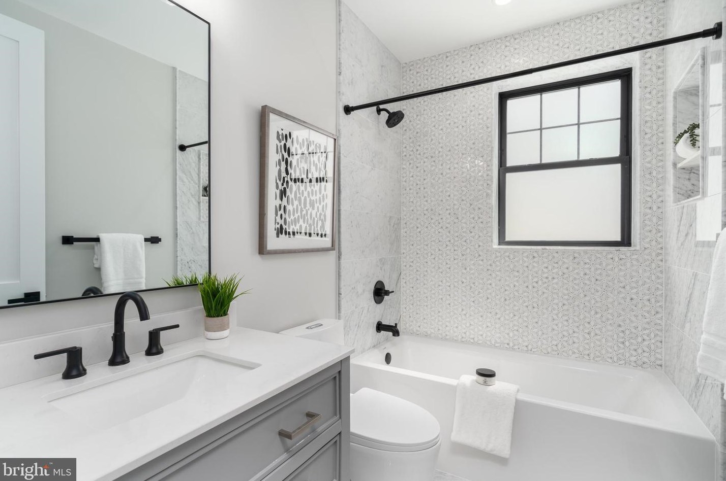 910 8th St, Washington DC  20002-3619 exterior