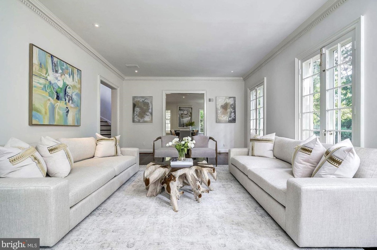 4625 Charleston Ter, Washington DC  20007-1912 exterior