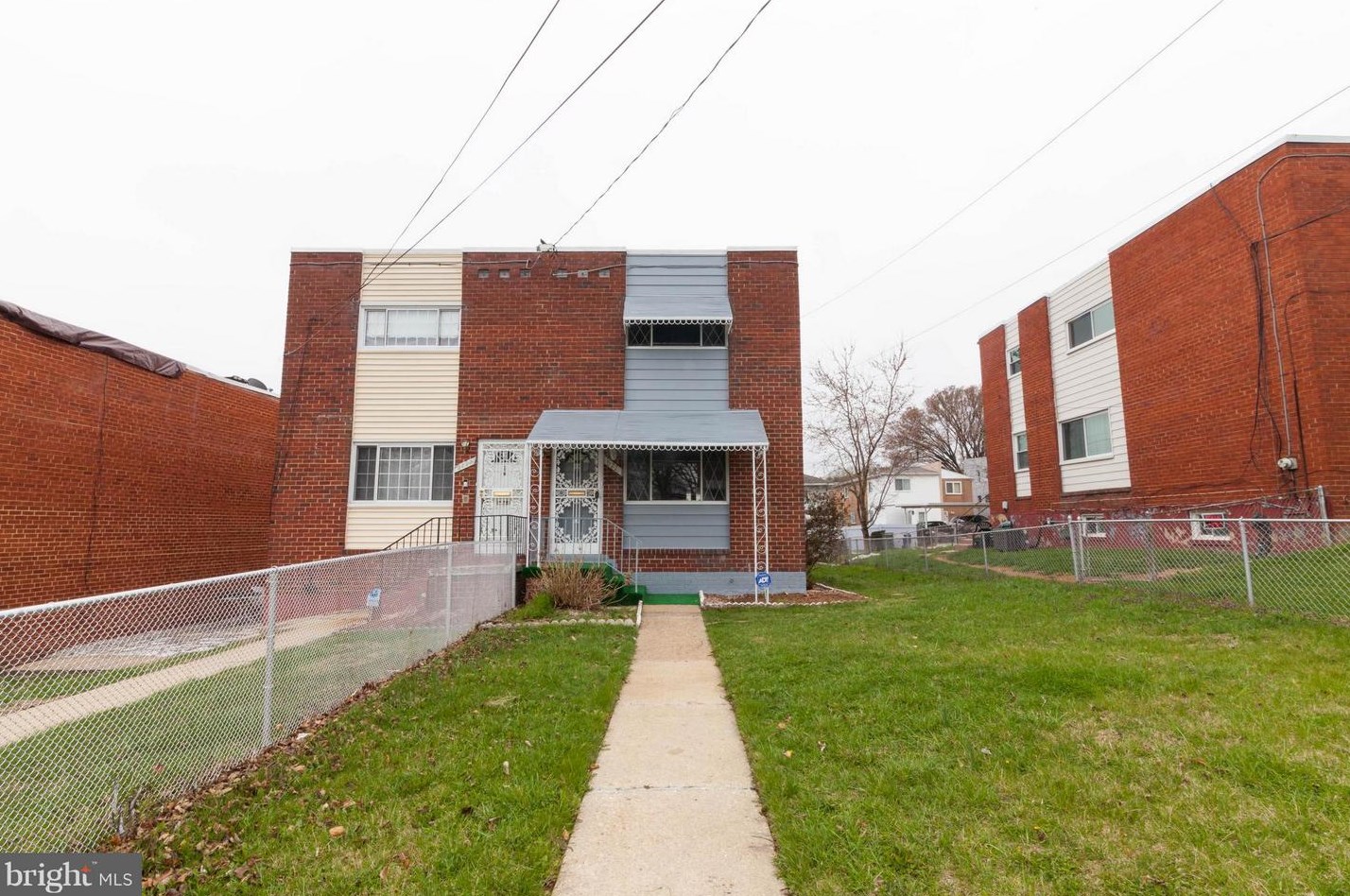 5221 Banks Pl Ne, Washington, DC 20019
