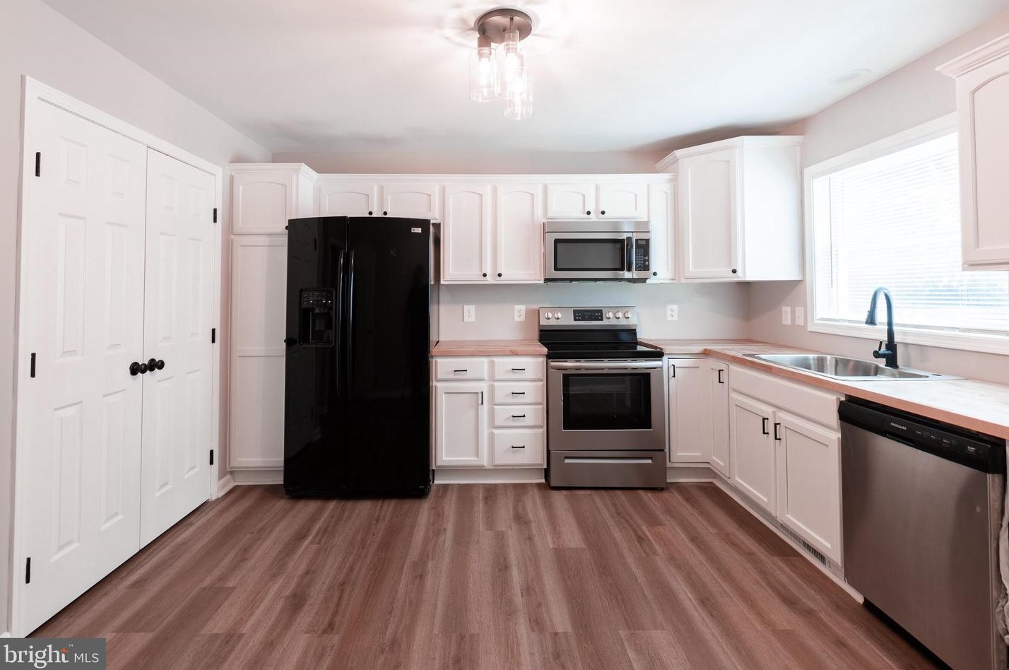 1630 27th St, Washington DC  20020-3912 exterior