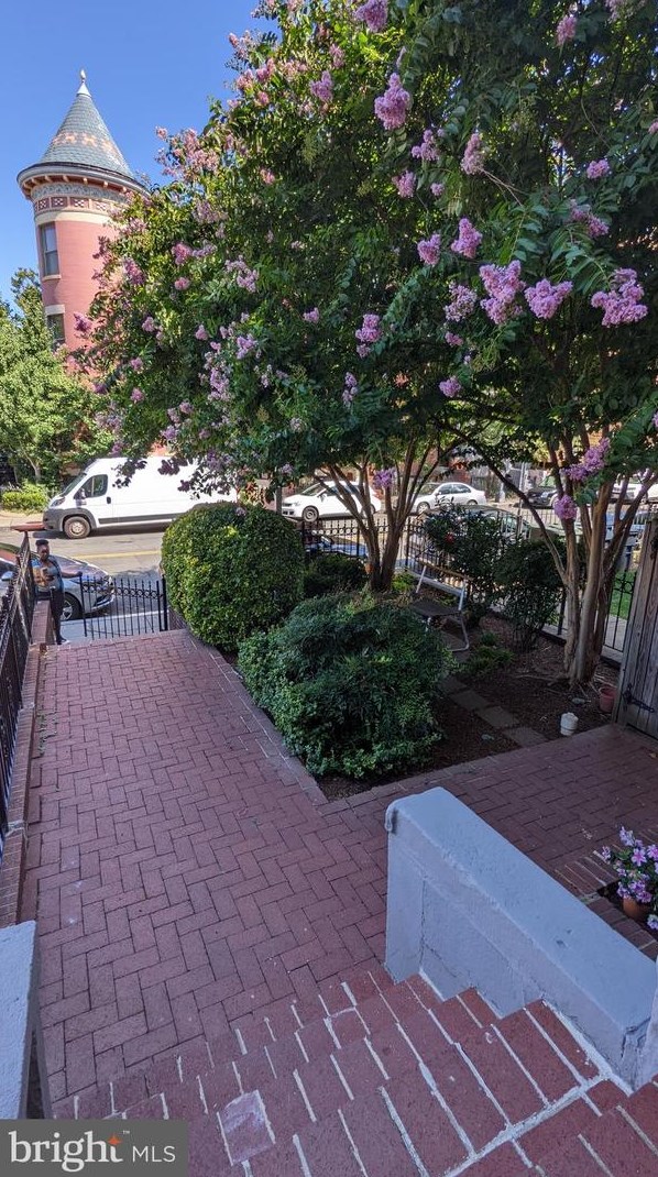 1320 Park Rd Nw #1, Washington, DC 20010