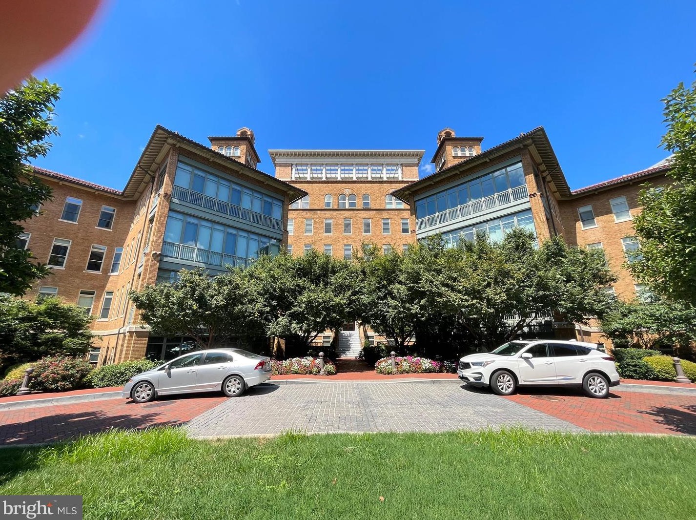 2425 L St Nw #215, Washington, DC 20037