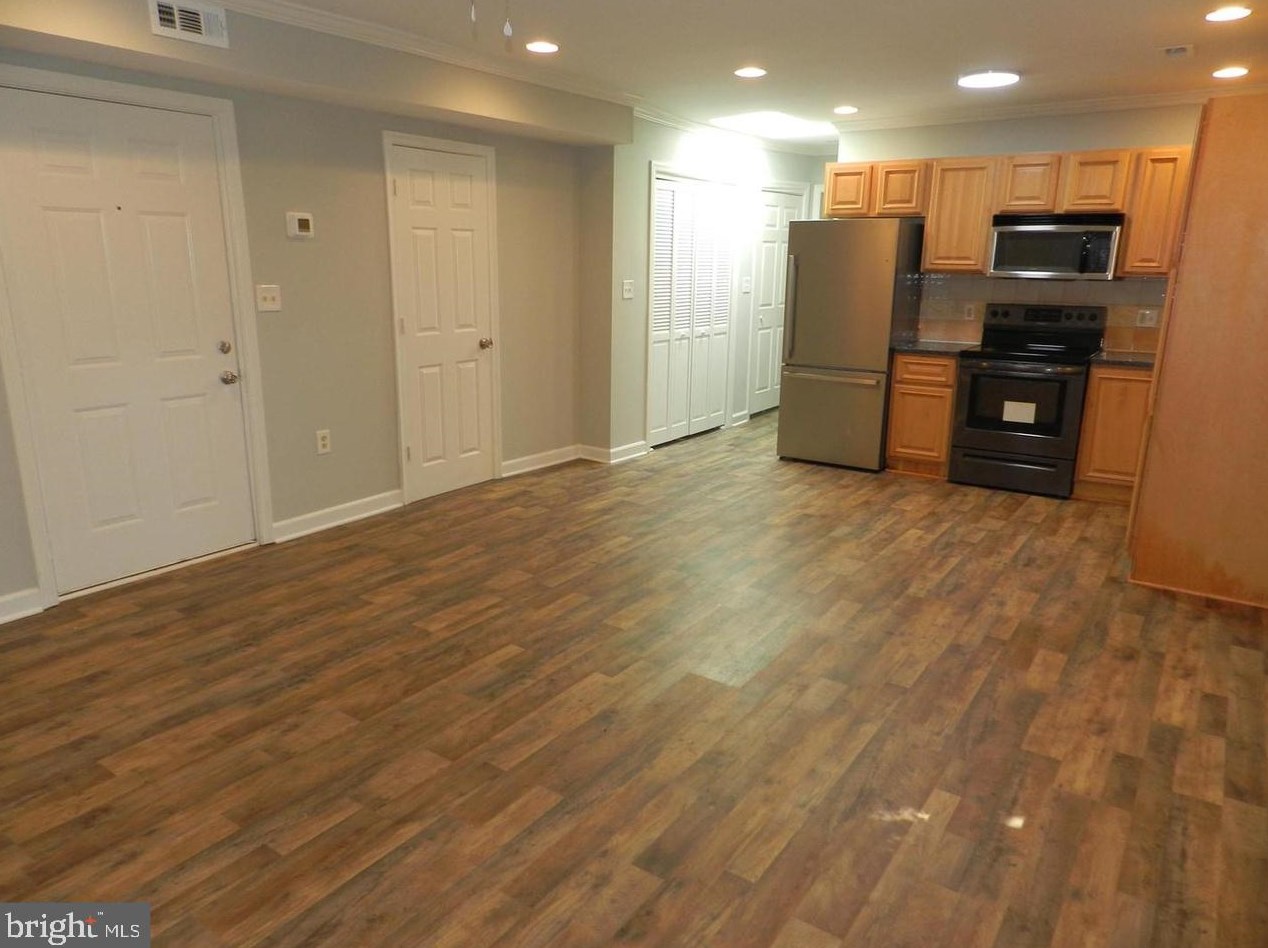 612 Mellon St Se #101, Washington, DC 20032