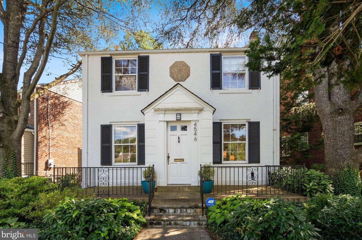 4546 Harrison St, Washington, DC 20015-2110