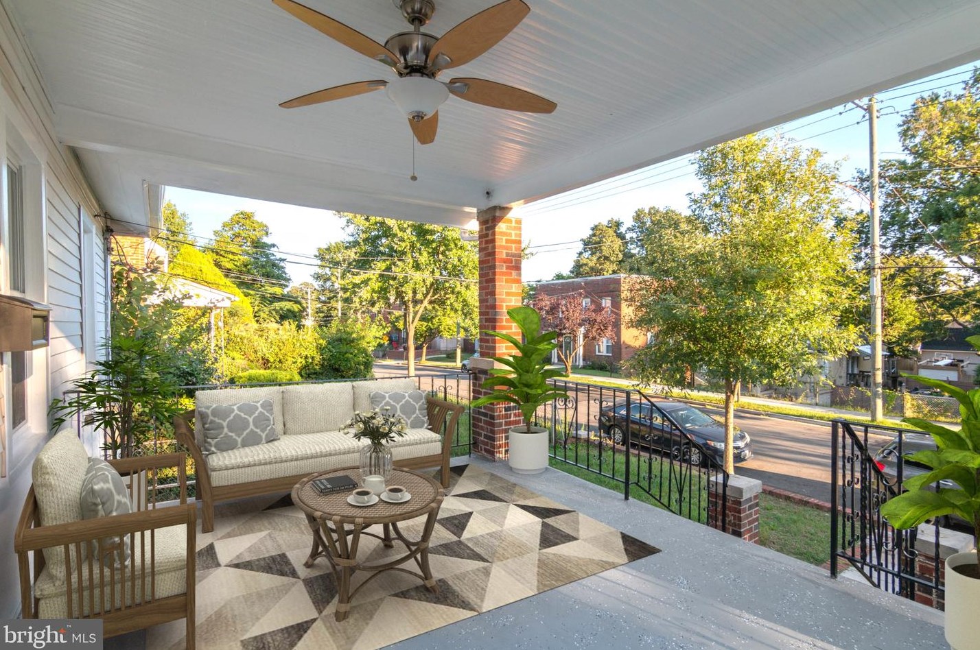4236 Eads St, Washington, DC 20019-3439