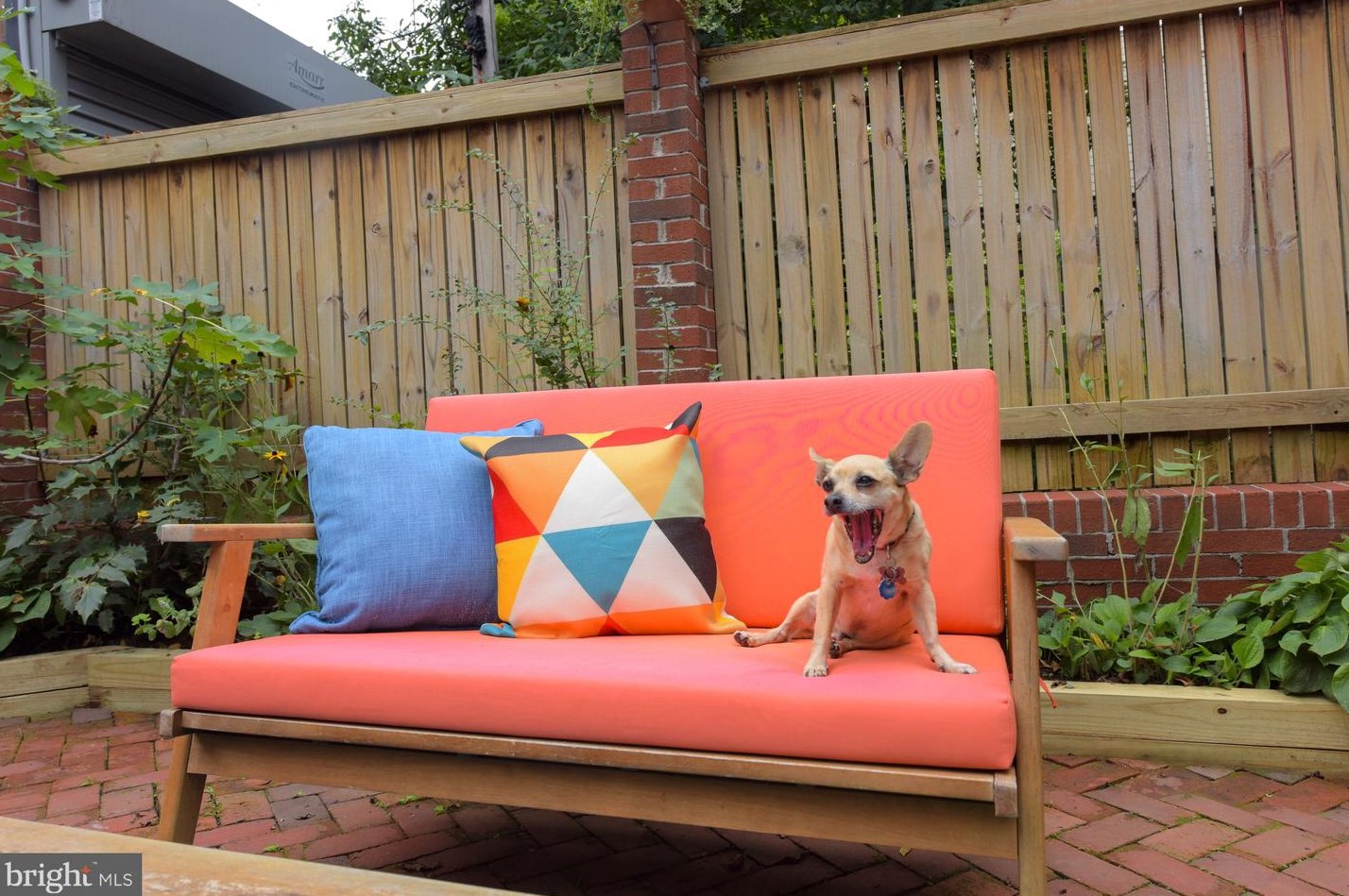 23 7 St, Washington DC 20003-4419 exterior