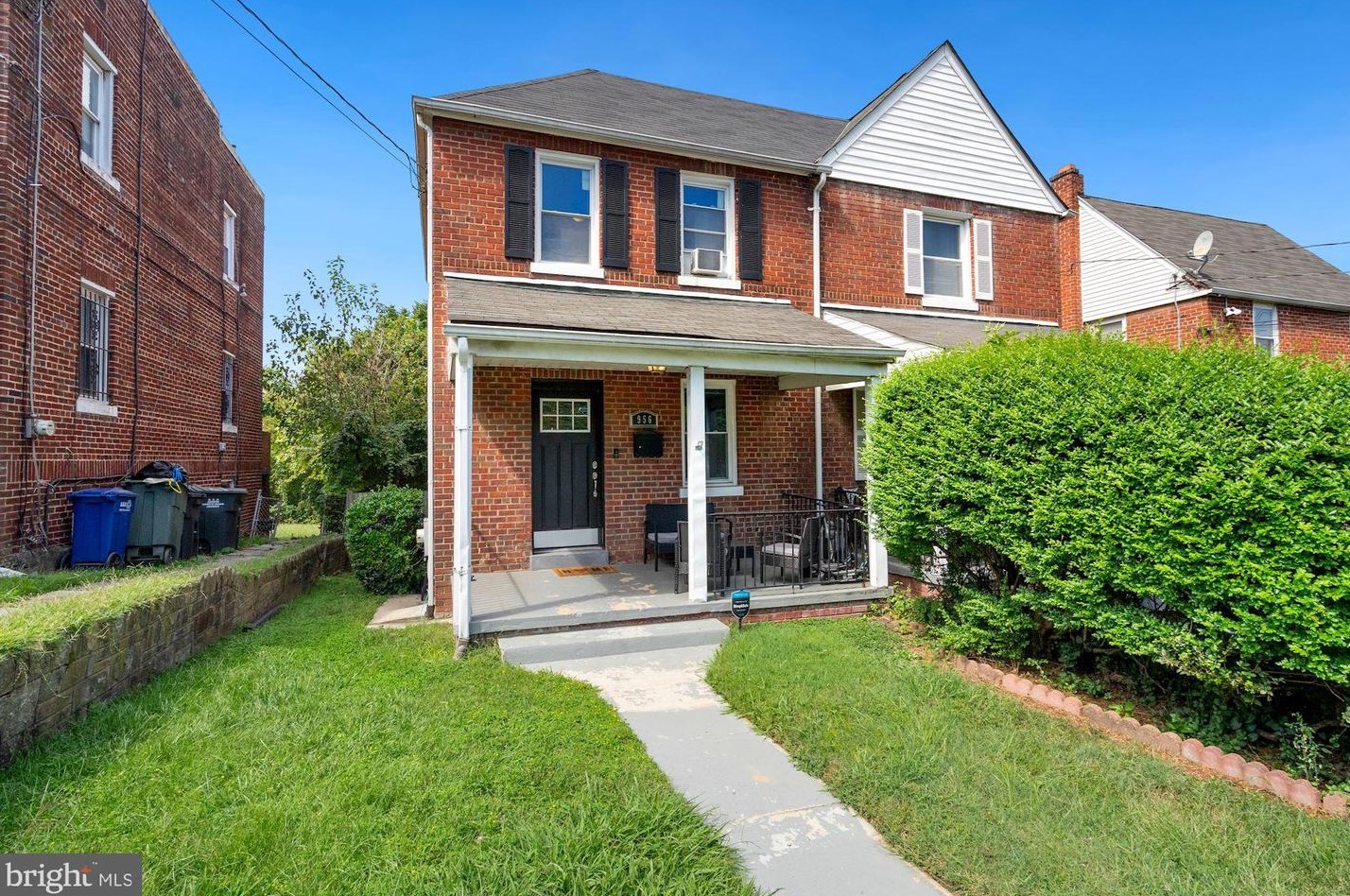 956 Division Ave, Washington, DC 20019-5570