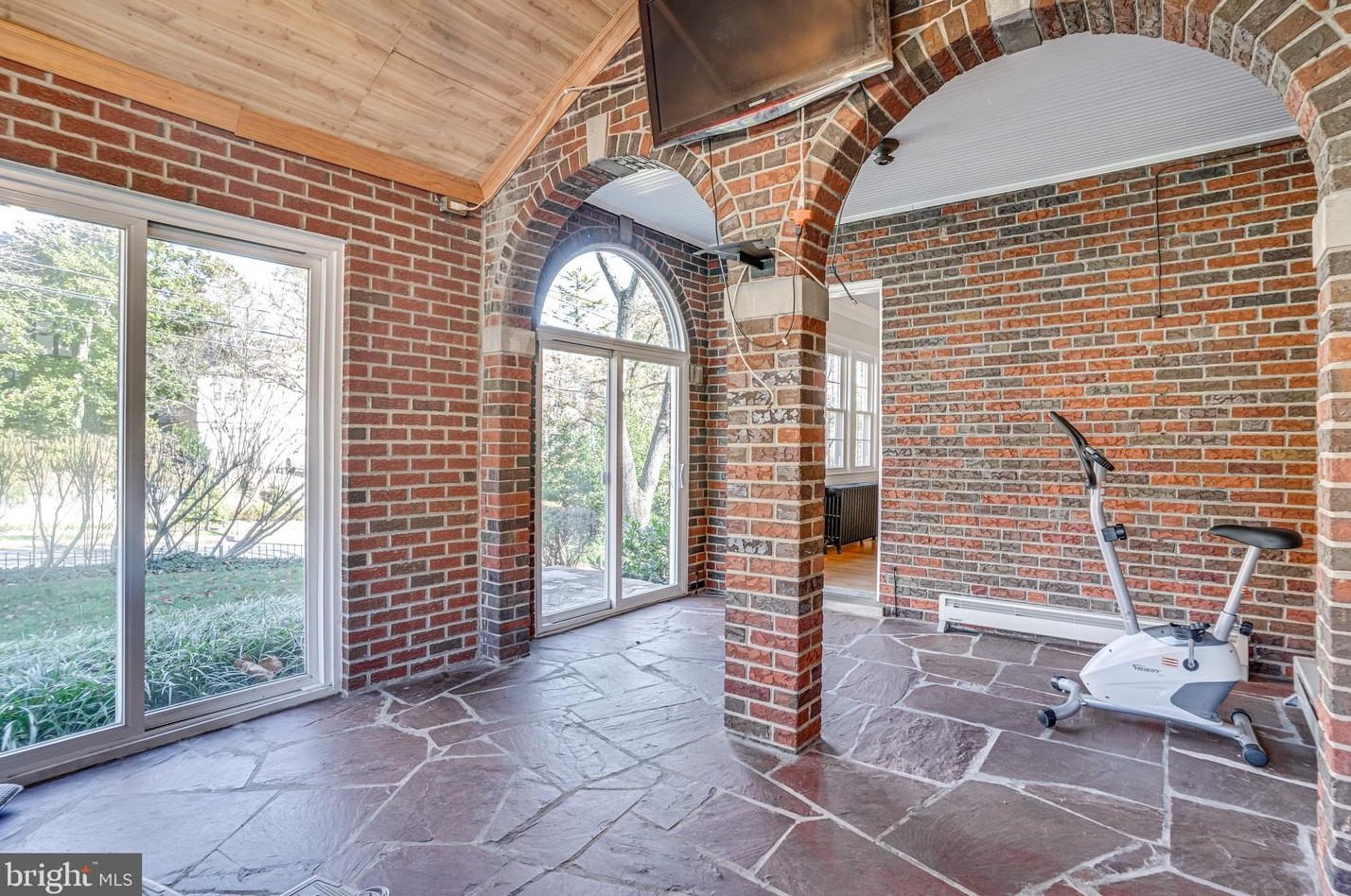 4828 Linnean Ave, Washington DC 20008-2123 exterior