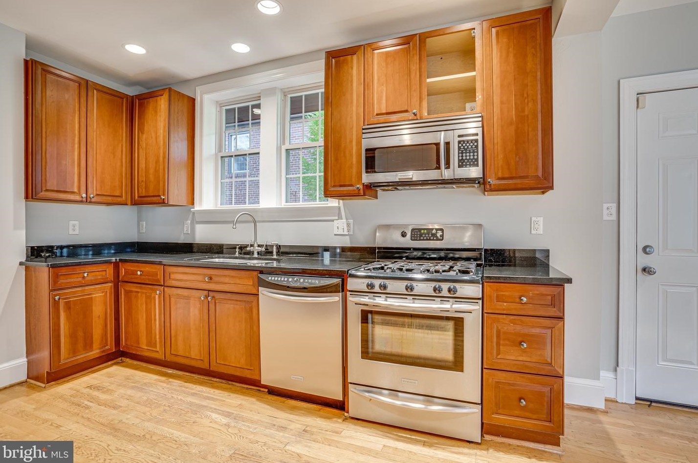 4828 Linnean Ave, Washington DC 20008-2123 exterior