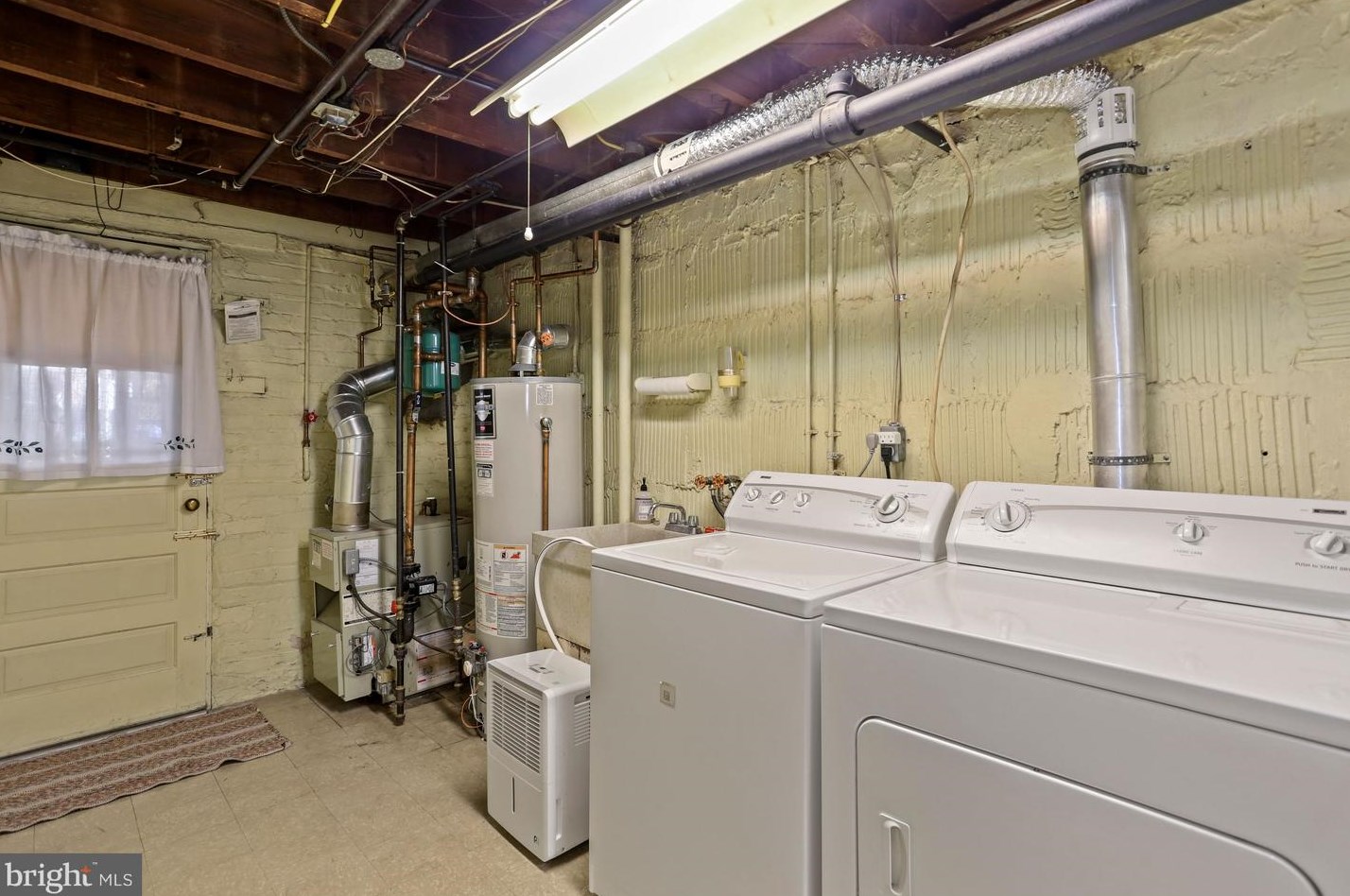 4417 Fessenden St, Washington DC 20016-4243 exterior