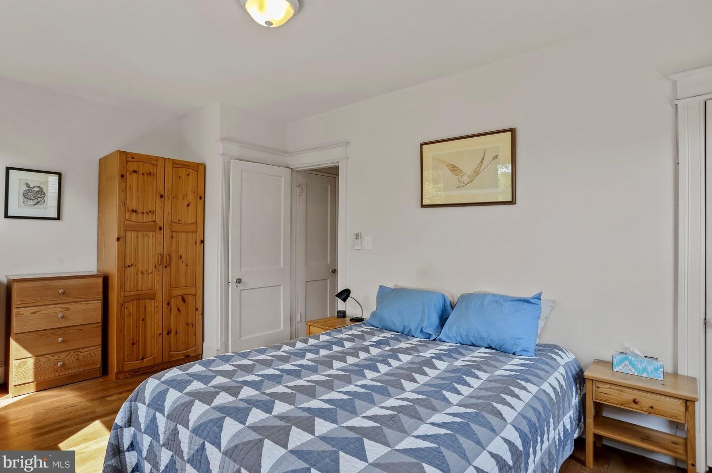 4417 Fessenden St, Washington DC 20016-4243 exterior