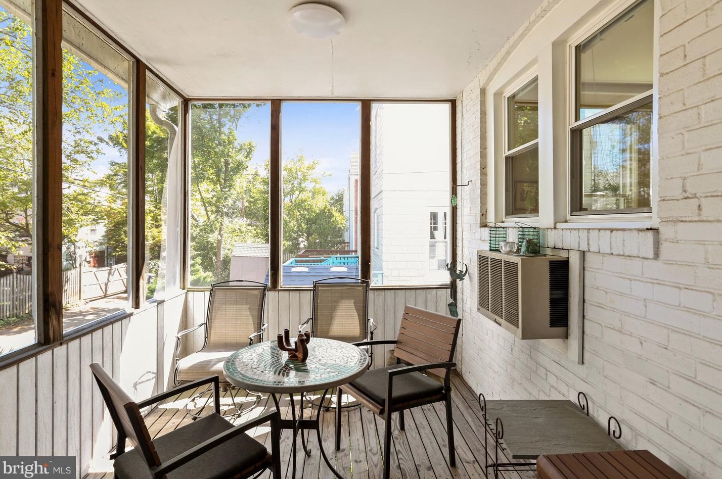 4417 Fessenden St, Washington DC 20016-4243 exterior