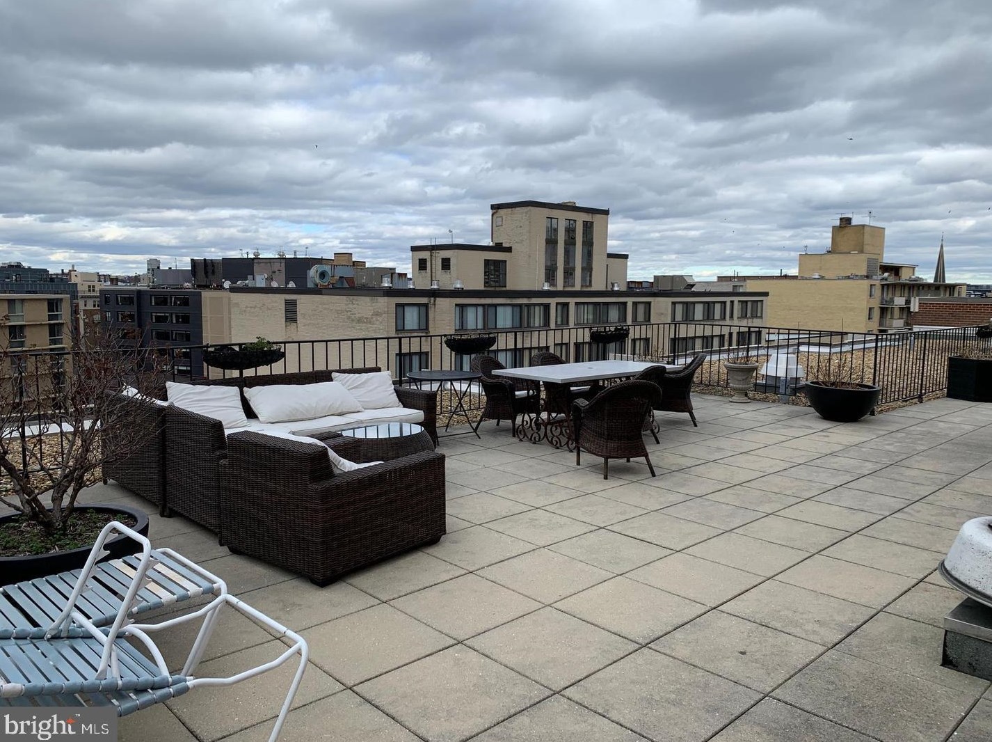 1440 N St, Washington DC  20005-2803 exterior